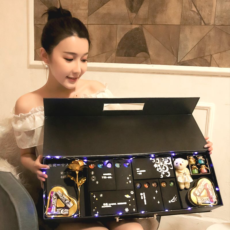 星光创意棒棒糖抖音同款会表白糖果大礼包高颜值组合整箱超大混装在类目 零食/坚果/特产, 糖果零食/果冻/布丁, 糖果中 - 来自Buy2taobao.com提供专业的淘宝代购服务