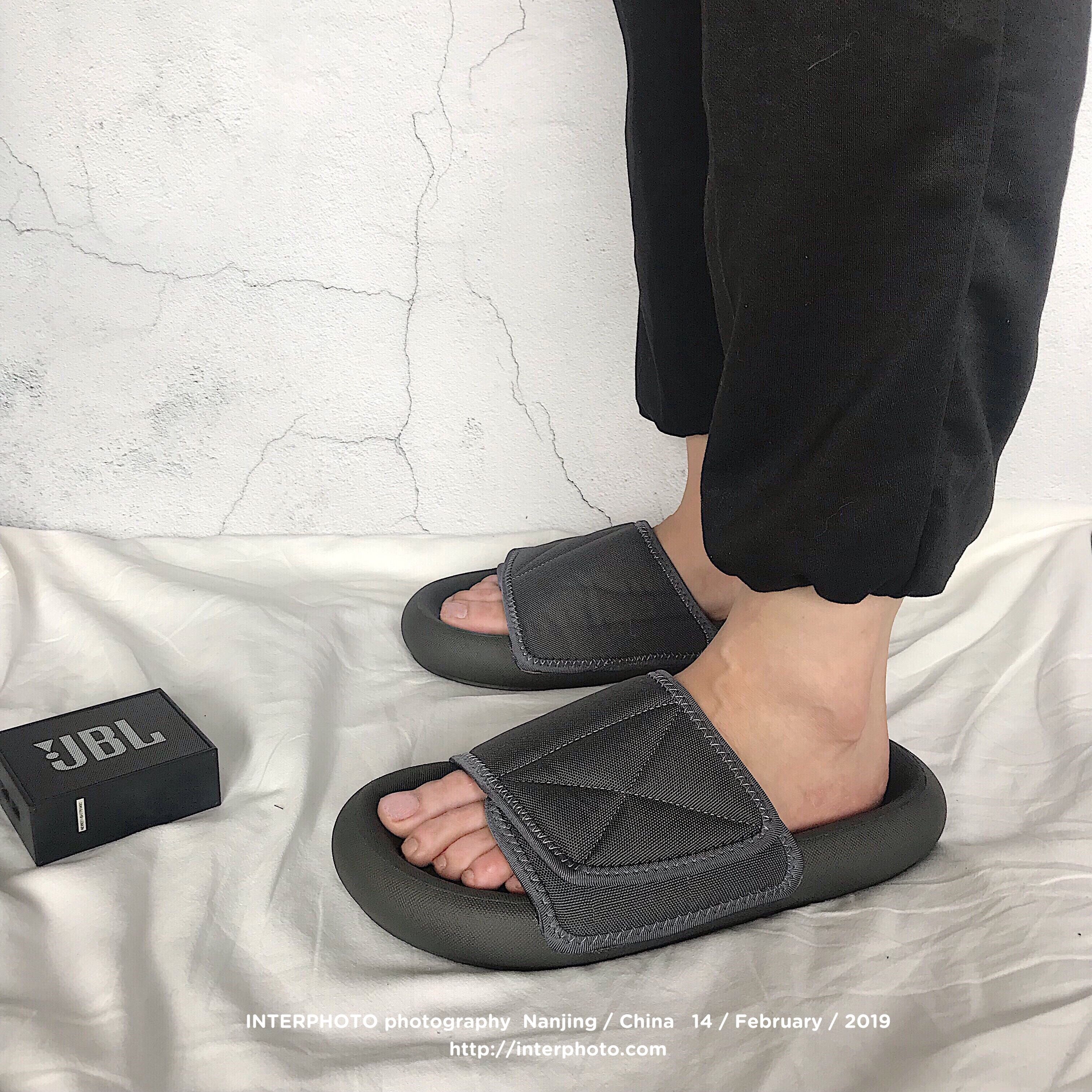 夏季魔术贴面包拖鞋ins侃爷同款椰子轮胎厚底凉拖男女防水沙滩鞋在类目 流行男鞋, 拖鞋中 - 来自Buy2taobao.com提供专业的淘宝代购服务