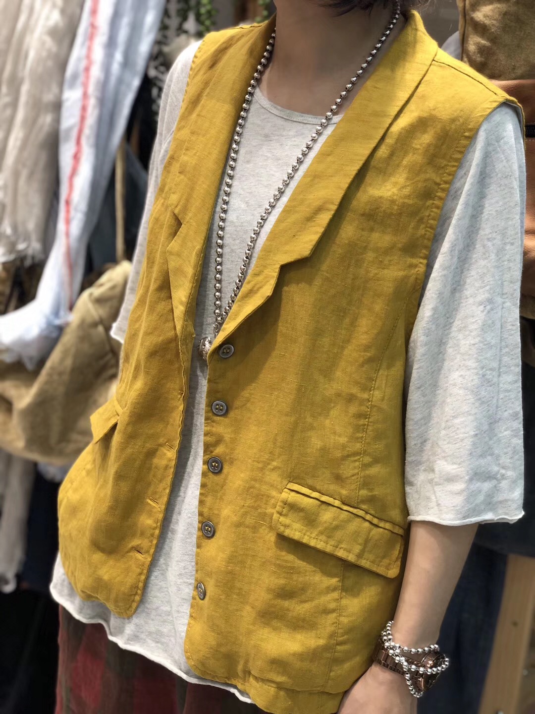 小丸子 2019夏季新款朋克风棉麻马甲女宽松显瘦单排扣外塔小马夹在类目 女装/女士精品, 马夹中 - 来自Buy2taobao.com提供专业的淘宝代购服务