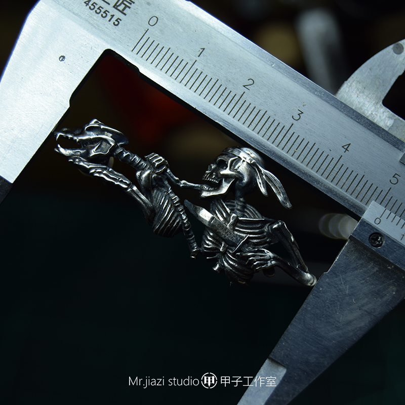 甲子工作室 黑暗骑士 皮带财布装饰扣 纯银个性 骑士腰带扣|msdalam kategori Aksesori/Belt kulit/Hat/Muffler, Kasut dan beg/Aksesori tali pinggang, aksesori beg, rantai kunci - dari Buy2taobao.com untuk memberikan perkhidmatan ejen Taobao profesional membeli