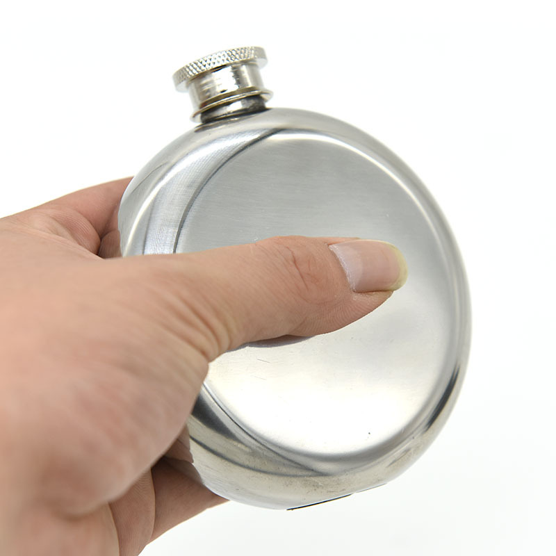 5 ounces 2.5 circular Portable Liquor and Spirits Stainless steel flagon Metal Take it with you outdoors The wine bottle travel Miniin the Tableware , Flagon/Wineglass/Wine , Home flagon category - from Buy2taobao.com to provide professional Taobao agent buy service