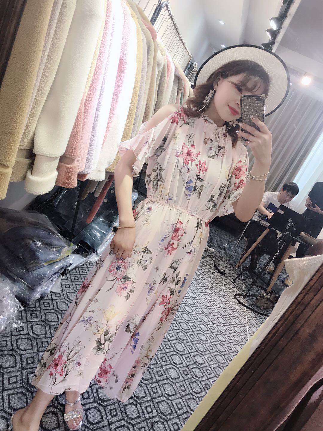 2019新款 露肩花真丝连衣裙1905在类目 女装/女士精品, 毛衣中 - 来自Buy2taobao.com提供专业的淘宝代购服务