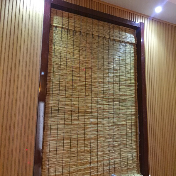 农家院 吊顶墙壁装修装饰帘 遮阳帘 仿竹帘升降帘 窗帘 芦苇帘子在类目 居家布艺, 窗帘门帘及配件, 卷帘中 - 来自Buy2taobao.com提供专业的淘宝代购服务