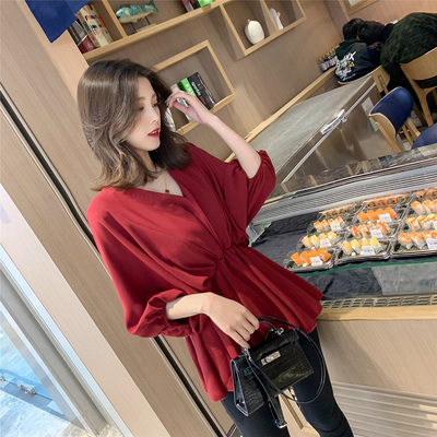 春夏V领很仙的上衣洋气雪纺衫2019新款红色设计感心机小众衬衣女