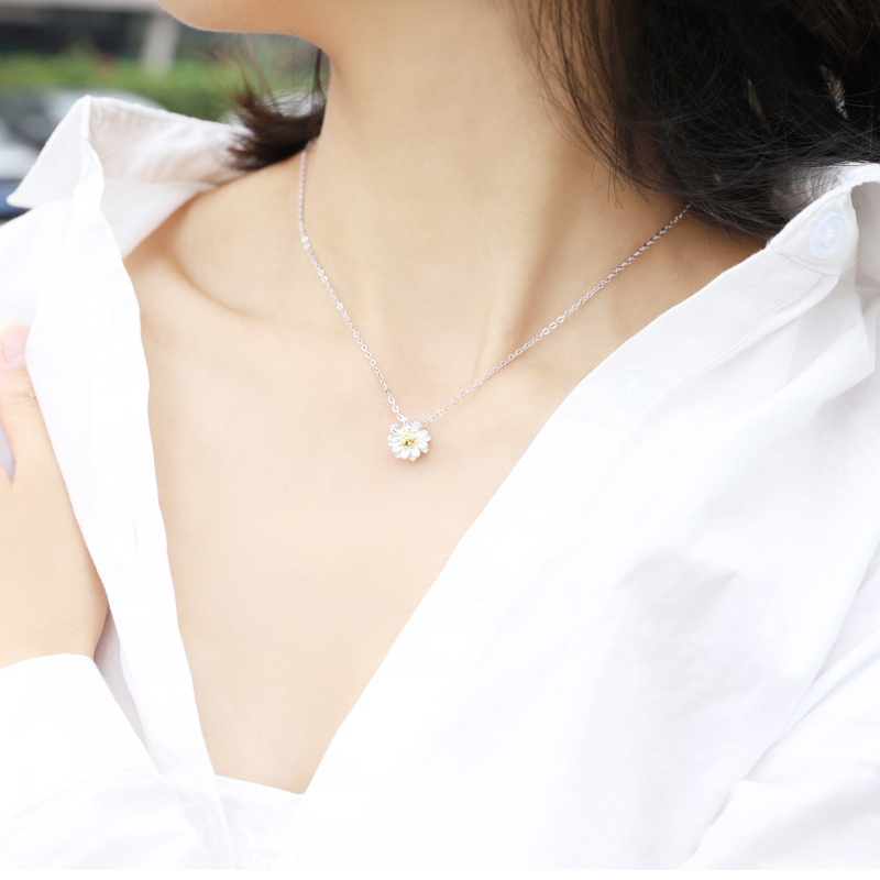 925 literature Retro necklace have cash less than that is registered in the accounts Daisy the republic of korea clavicle Like a breath of fresh air Flower Pendant Accessoriesin the Accessories/Fashion Jewelry, Necklace category - from Buy2taobao.com to provide professional Taobao agent buy service