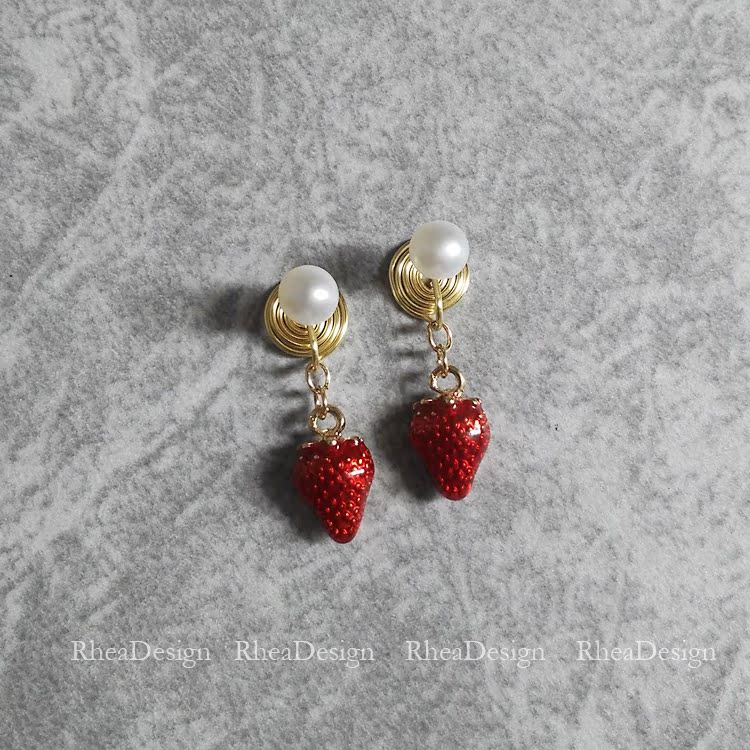 Simplicity design lovely strawberry Mosquito coils Ear clip No pierced ears Japan and South Korea Accessoriesin the Accessories/Fashion Jewelry, Earring , Ear clip category - from Buy2taobao.com to provide professional Taobao agent buy service