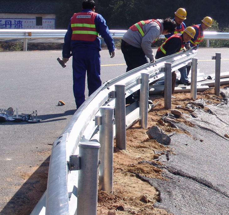 國標鍍鋅波形護欄板廠家高速公路護欄防撞波紋板農村道路駕校護欄在類目 五金/工具, 施工保護, 交通安全保護, 護欄/隔離欄中 - 來自Buy2taobao.com提供專業的淘寶代購服務