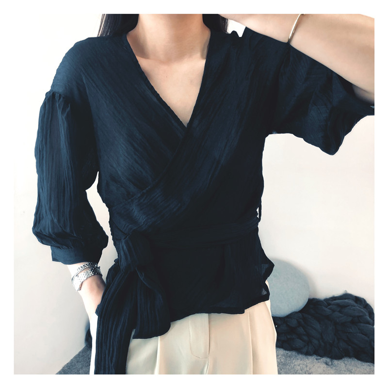 韩国设计师款客供面料绑带V领衬衫在类目 女装/女士精品, 衬衫中 - 来自Buy2taobao.com提供专业的淘宝代购服务