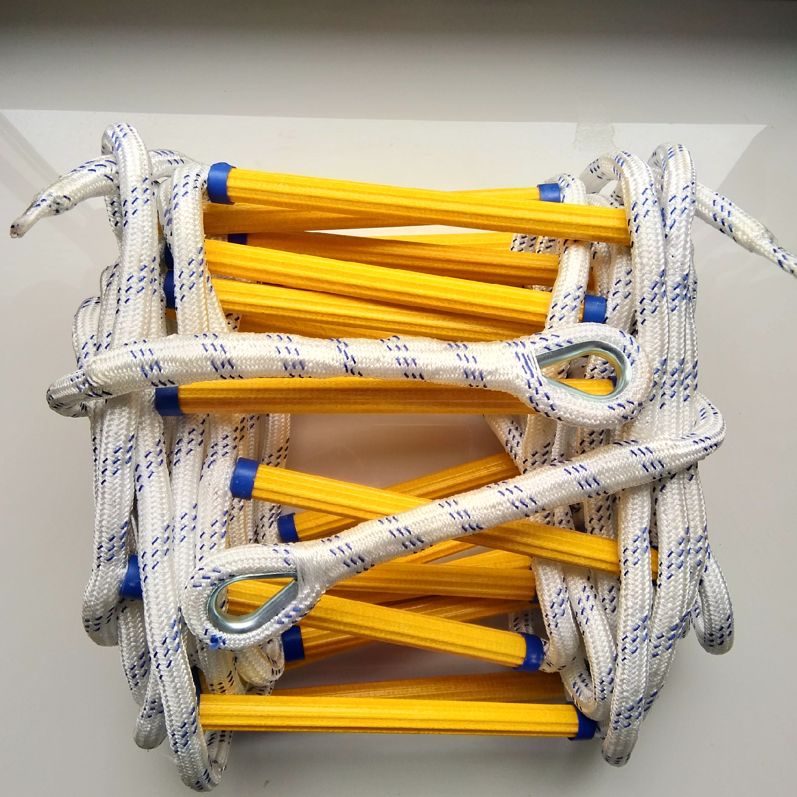 Rope ladder Ladder fire control rescue ladder resin Ladder outdoors Mountaineering Light and durable Portable double hookin the Outdoor/Mountaineer/Camping/Travel Goods , Protect/Life-saving equipment , Other protective life-saving equipment category - from Buy2taobao.com to provide professional Taobao agent buy service