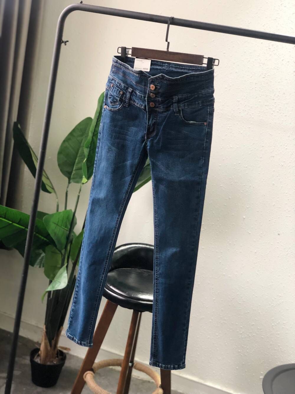 早春百搭 狂推 水洗蓝白搭显瘦牛仔裤春装女 H16 17 20在类目 女装/女士精品, 牛仔裤中 - 来自Buy2taobao.com提供专业的淘宝代购服务