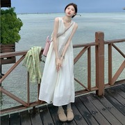 夏泰国(夏泰国)云南三亚海边度假沙滩长裙，女法式初恋吊带连衣裙超仙小白裙