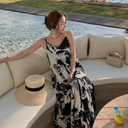 雪纺连衣裙女夏黑白抽象画印花吊带长裙V领宽松大摆背心裙沙滩裙