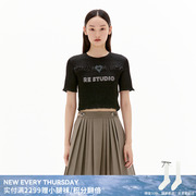 REVAN芮范秋季设计师款甜酷黑色绣花T恤短袖RU70801145