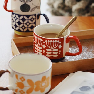 饱满丰盛。一宅日式彩绘马克杯陶瓷水杯可爱家用咖啡牛奶情侣杯子