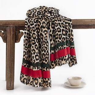 红条豹纹围巾冬季仿羊绒围巾女欧美高级护颈防寒围脖时尚保暖披肩