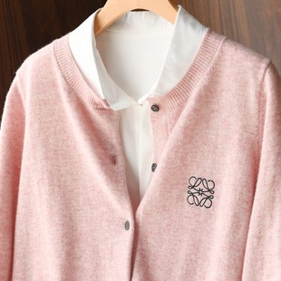 反季秋冬刺绣粉色羊绒开衫女毛衣宽松100%纯羊绒短款外套