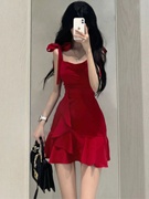 纯欲风辣妹红色吊带，连衣裙女夏季设计感小众气质收腰显瘦短裙