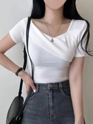 韩国chic夏季设计感不规则，斜领短袖t恤修身显瘦一字肩露锁骨上衣