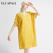悦空间黄色蕾丝套头衫女士，宽松中长款镂空时尚短袖，t恤衫春夏装v领