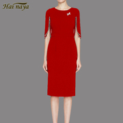 连衣裙女春秋红色中袖圆领钉珠，修身包臀裙气质，显瘦中长礼服裙