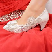 大码女鞋新娘闪钻结婚鞋，白色蕾丝水钻爪链绣花婚鞋伴娘鞋礼服
