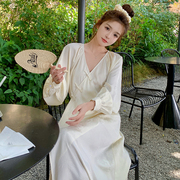 新中式国风旗袍裙宽松米白色连衣裙订婚新娘礼服气质慵懒长裙晨袍