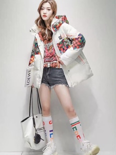 2023冬季新韩版时尚潮牌撞色拼接印花格子羽绒服女中长款加厚外套