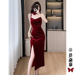 法式御姐风金丝绒吊带连衣裙女高级感红色晚礼服2024春款女装长裙