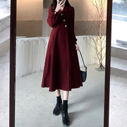 大码法式复古灯芯绒酒红色，一片式连衣裙女秋冬胖mm显瘦气质长裙子