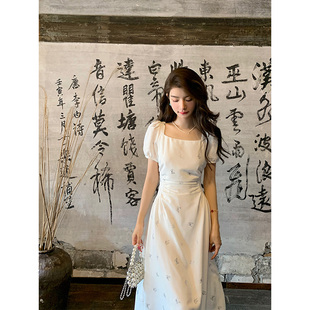 邓六六(邓六六)法式优雅气质白色连衣裙女夏高级感设计师，款修身显瘦长裙子