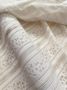 高档进口纯棉车骨蕾丝布料白色花朵刺绣连衣裙婚纱礼设计服装面料