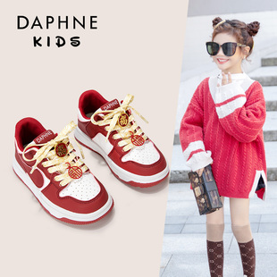 达芙妮女童运动鞋2024年春秋季百搭软底红色儿童，鞋子洋气板鞋