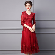 绣花酒红色连衣裙2023年红色，重工刺绣钉珠收腰显瘦轻奢高级感礼服