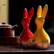 室内家具书架办公桌子，中式客厅装饰陶瓷兔子，摆件家居饰品可爱卡通