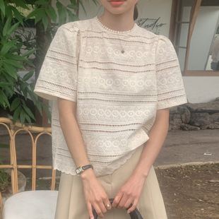 韩系chic夏季复古气质圆领重工，镂空钩花设计感小众短袖蕾丝衬衫女