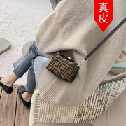 香港小包包女夏季2023潮，高级质感时尚，斜挎包女包小众设计