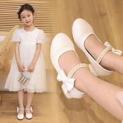 女童皮鞋白色公主鞋2023儿童高跟单鞋银色礼服走秀钢琴演出鞋