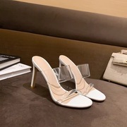 白色透明凉鞋女夏2024中跟水晶高跟鞋小众设计感一字带凉拖鞋