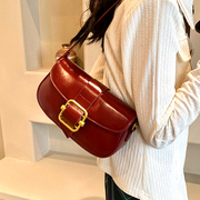 酒红色包包女2024韩版时尚，高级质感单肩腋下包网红洋气斜挎包