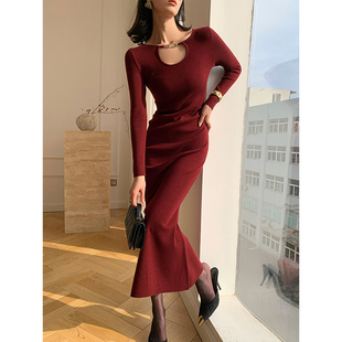 WANGXO酒红色设计感镂空羊毛针织连衣裙女2024春季内搭长裙子