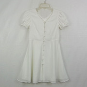 法式复古气质白色连衣裙，女2023夏季收腰显瘦仙女v领公主裙
