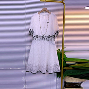 胖妹妹圆领拼色流苏袖口花朵蕾丝裙法式中长款设计感名媛风连衣裙