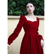 juju定制秋冬季丝绒，长袖红色连衣裙法式复古赫本风裙子礼服女