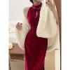 新中式改良旗袍红色玫瑰挂脖连衣裙女高级质感包臀订婚礼服长裙子