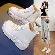 白色马丁靴女2023小个子，厚底靴子加绒女靴，冬季秋季内增高短靴