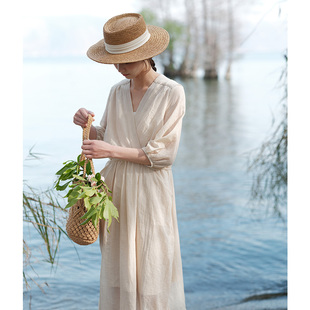 法式复古慵懒风棉杏色肌理感连衣裙，设计感气质高腰纯色系带长裙仙