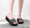 2023年越南平仙夏凉鞋女中跟一字坡跟时尚，耐磨防水台沙滩拖鞋