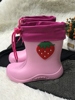 巧贝冬季保暖儿童雨鞋粉色卡通草莓雨季防水可拆洗棉套女童水靴