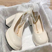 贾不假高跟玛丽珍鞋女2024春季白色婚鞋法式松糕鞋粗跟小皮鞋