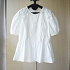 韩版蕾丝拼接松紧收腰设计白色圆领短袖衬衫泡泡袖甜美夏季上衣女